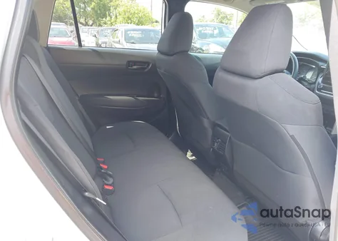 2024 Toyota Corolla Cross Le z USA, uszkodzony, nr VIN 7MUCAAAG1RV084549